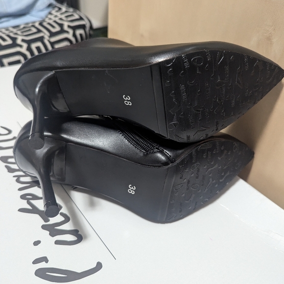 Jingpin Black Bootie - Picture 13 of 15
